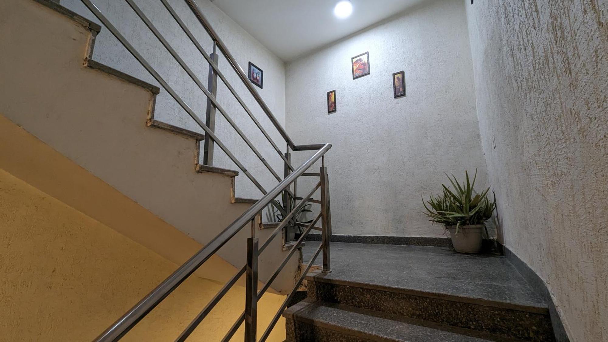 Hotel Aron By The Premium Villa 뉴델리 외부 사진