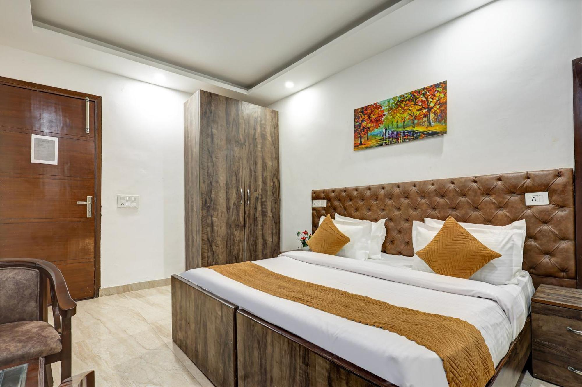 Hotel Aron By The Premium Villa 뉴델리 외부 사진