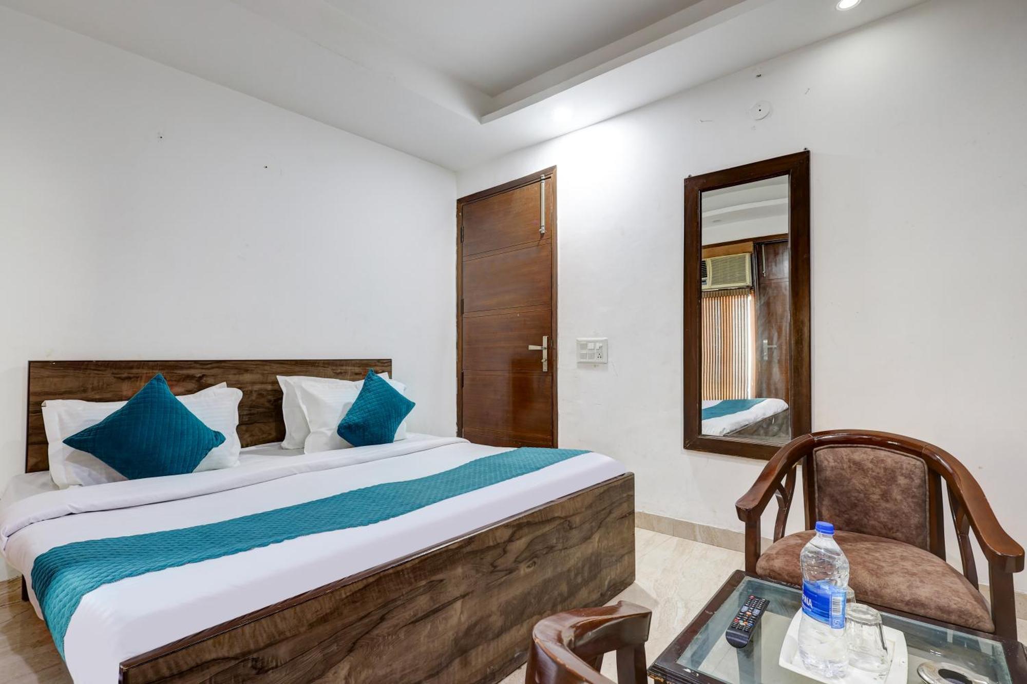 Hotel Aron By The Premium Villa 뉴델리 외부 사진