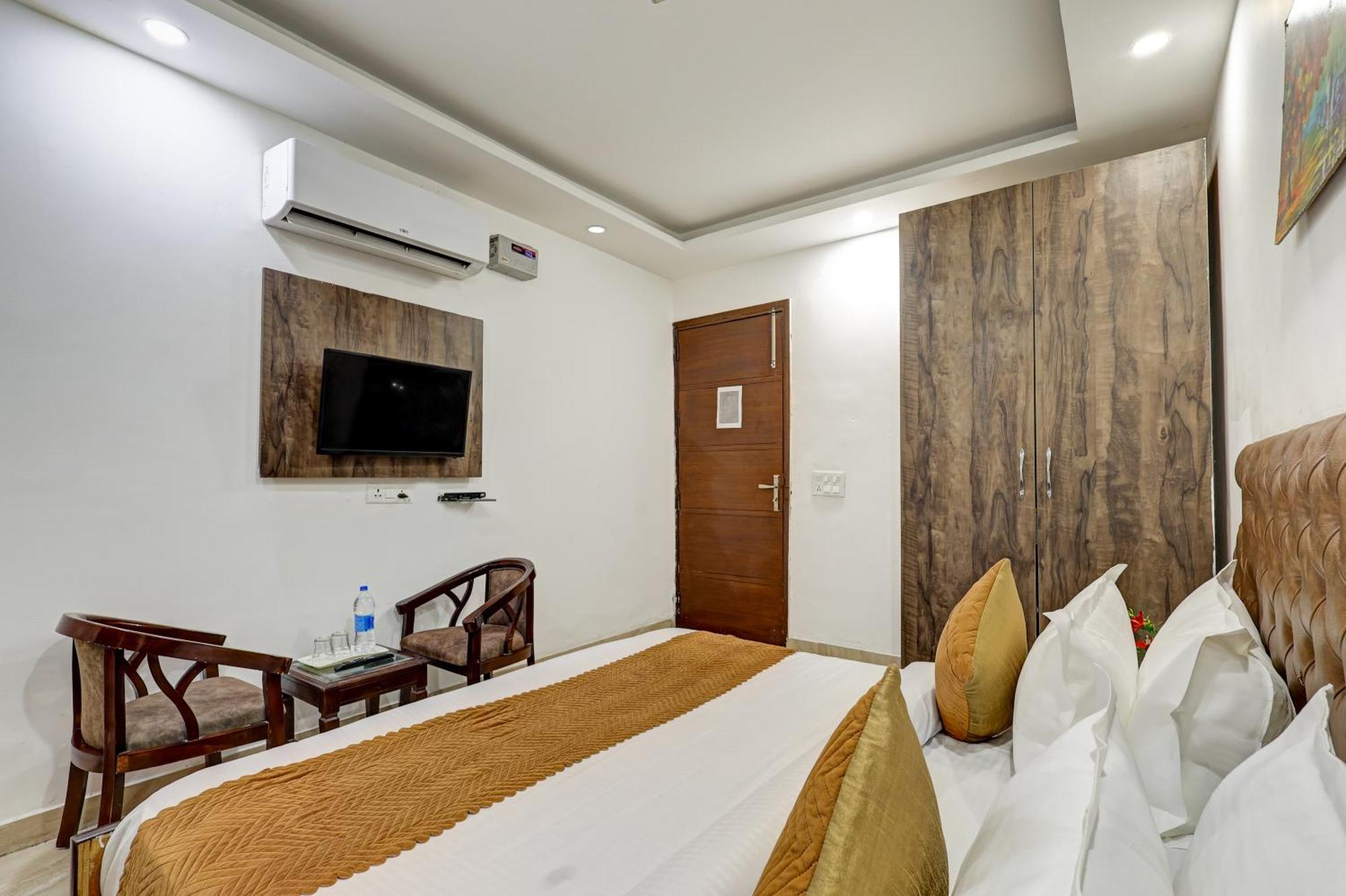 Hotel Aron By The Premium Villa 뉴델리 외부 사진