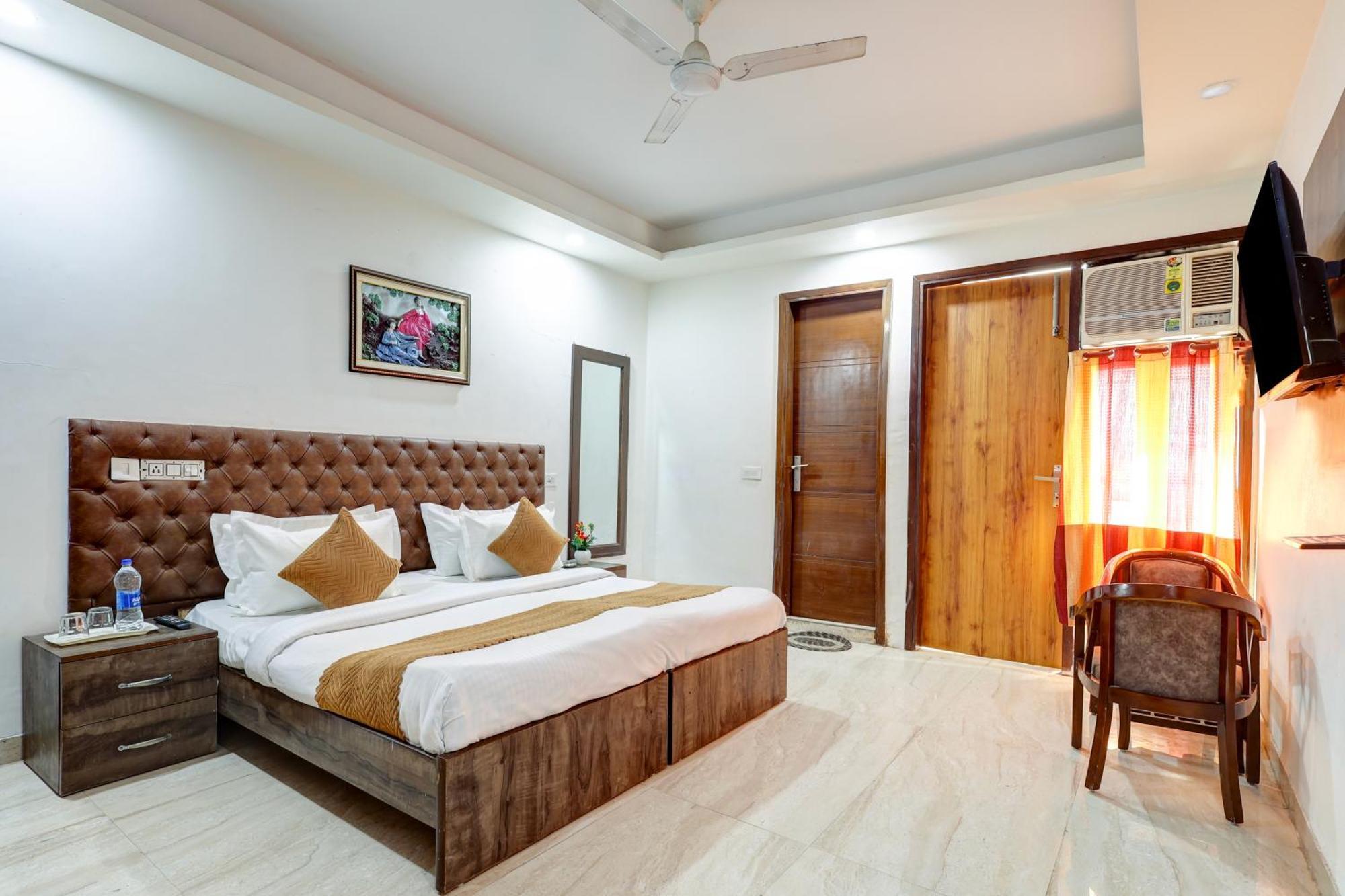 Hotel Aron By The Premium Villa 뉴델리 외부 사진