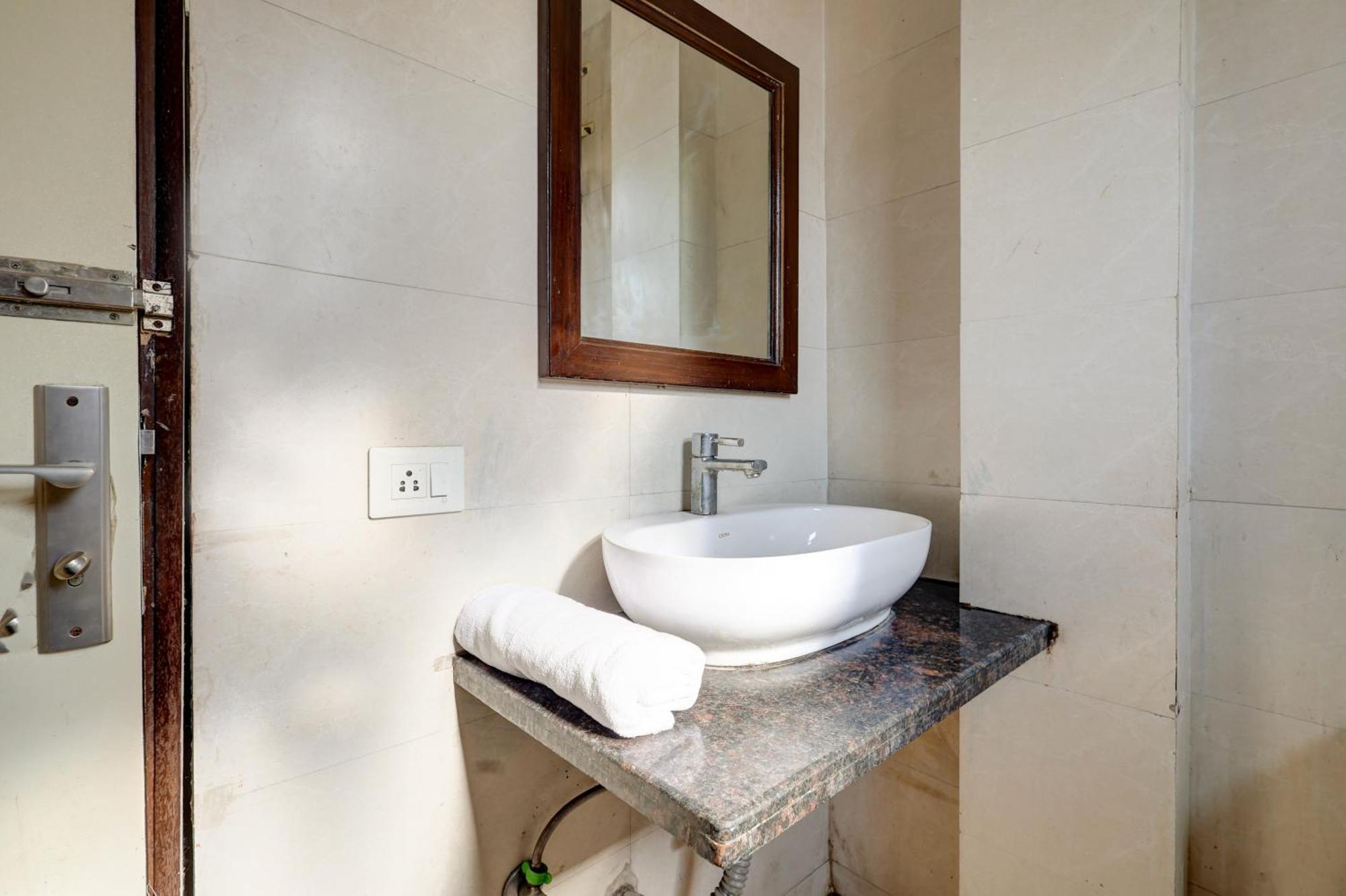 Hotel Aron By The Premium Villa 뉴델리 외부 사진