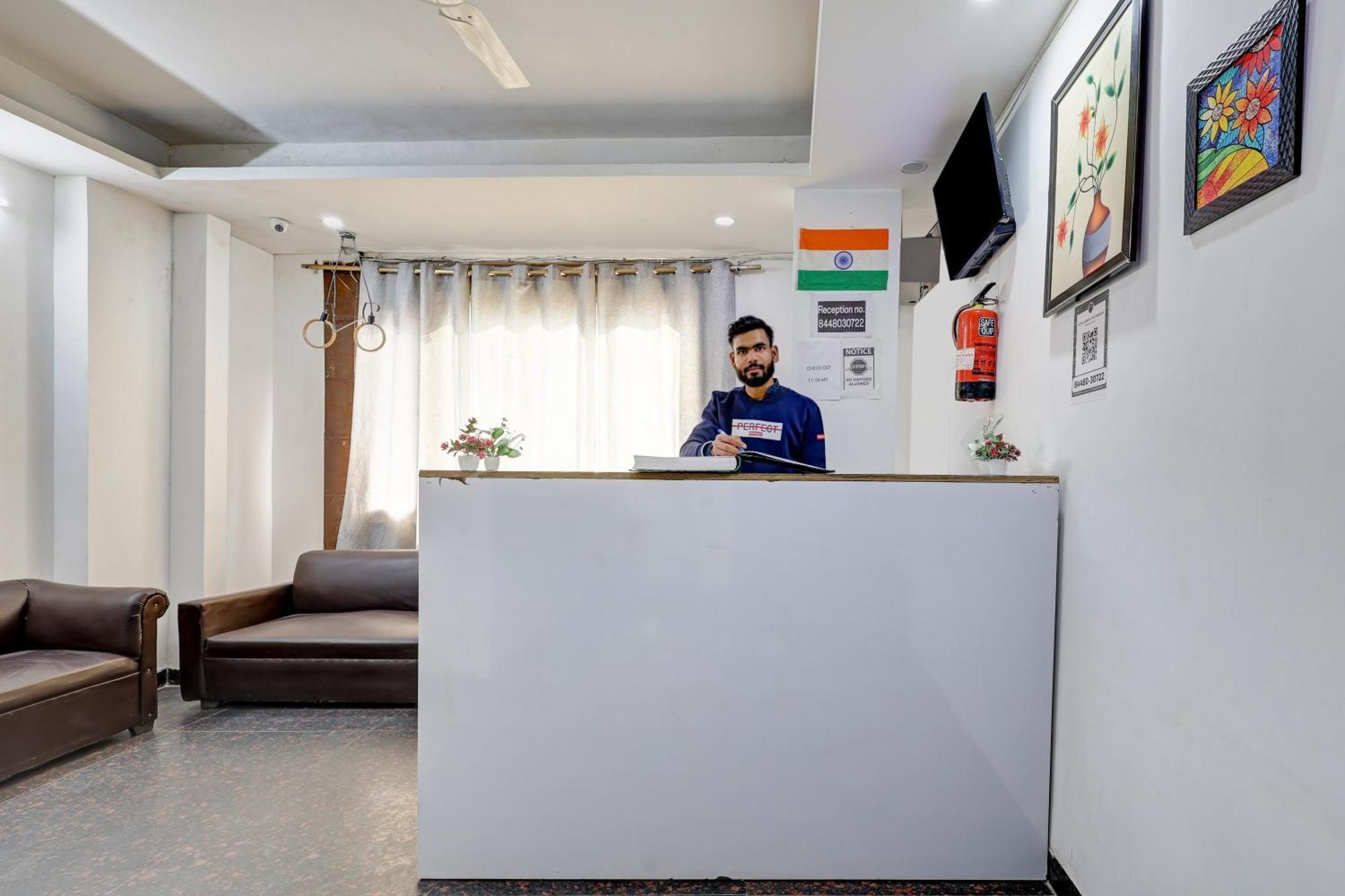 Hotel Aron By The Premium Villa 뉴델리 외부 사진