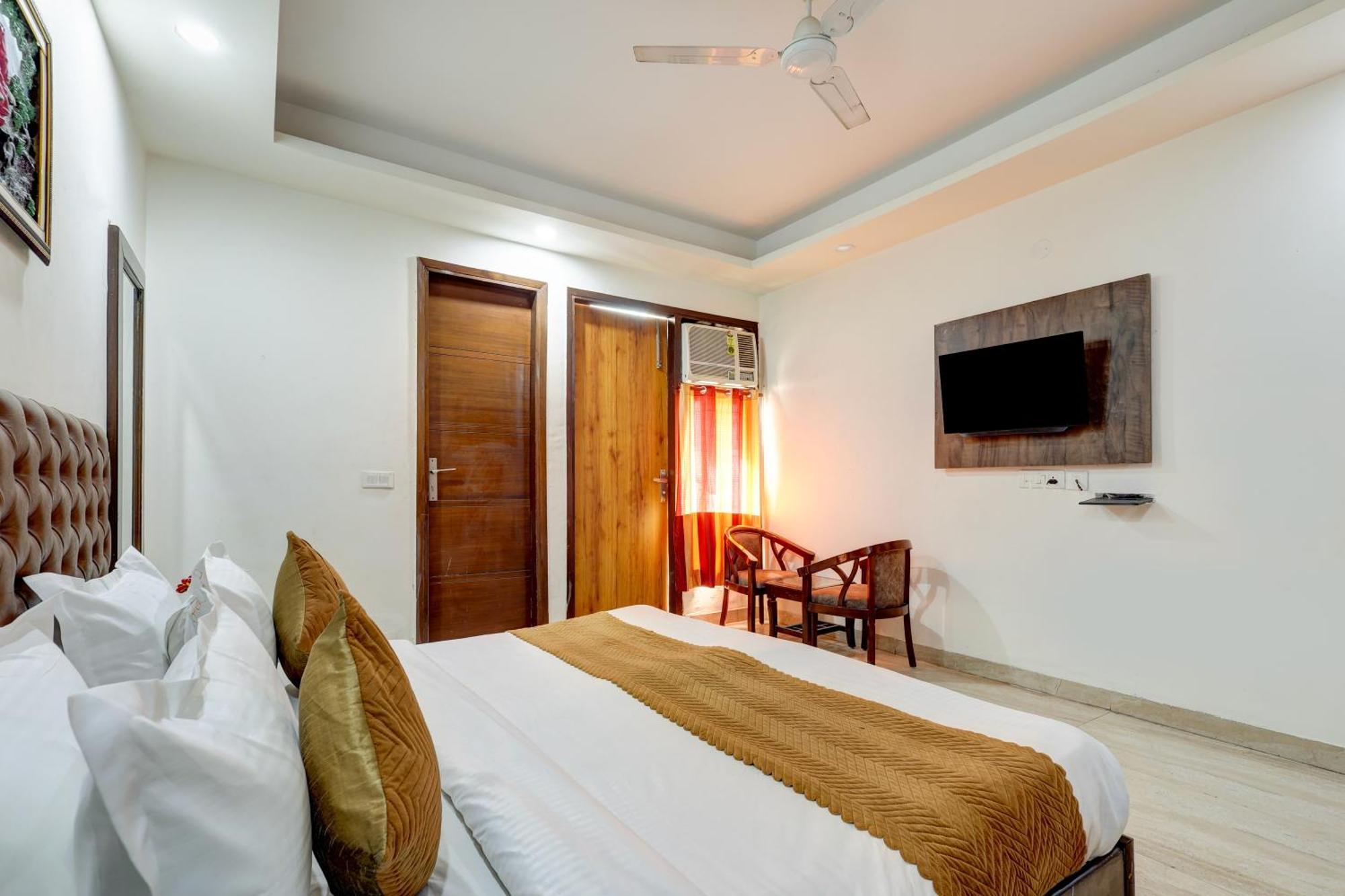 Hotel Aron By The Premium Villa 뉴델리 외부 사진
