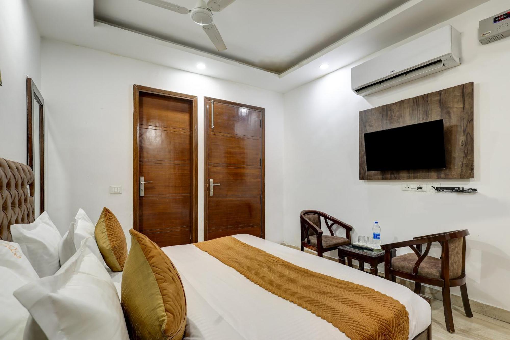 Hotel Aron By The Premium Villa 뉴델리 외부 사진