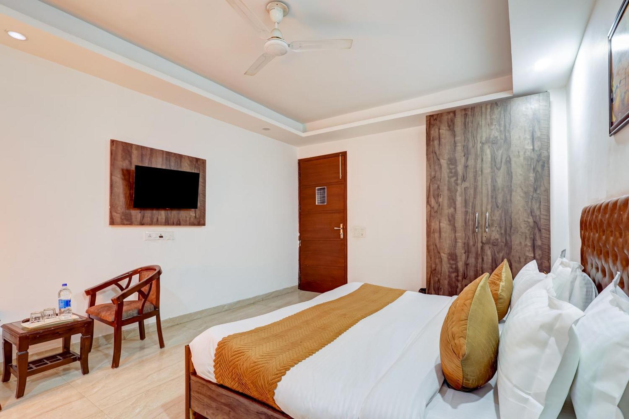 Hotel Aron By The Premium Villa 뉴델리 외부 사진