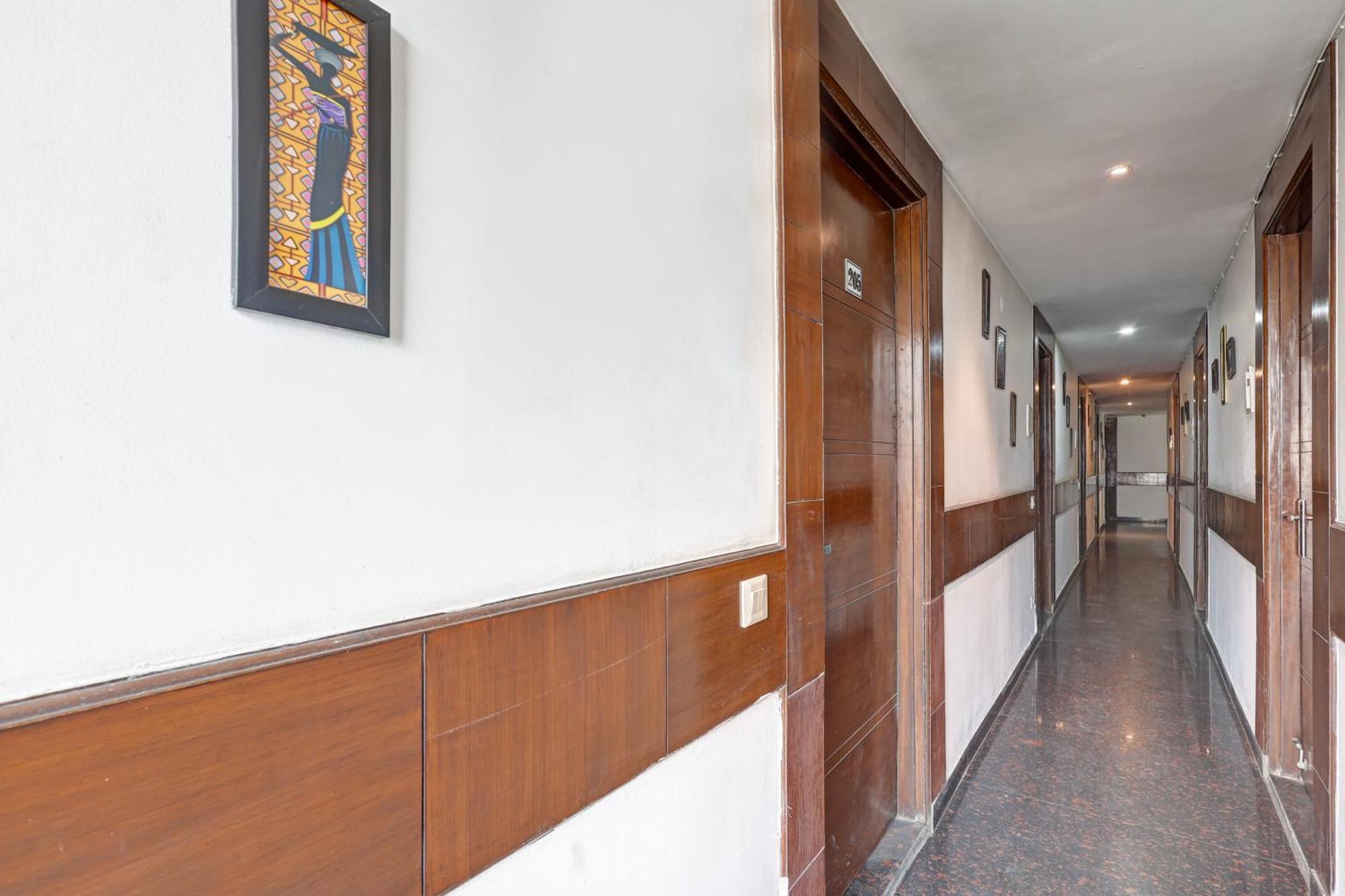 Hotel Aron By The Premium Villa 뉴델리 외부 사진
